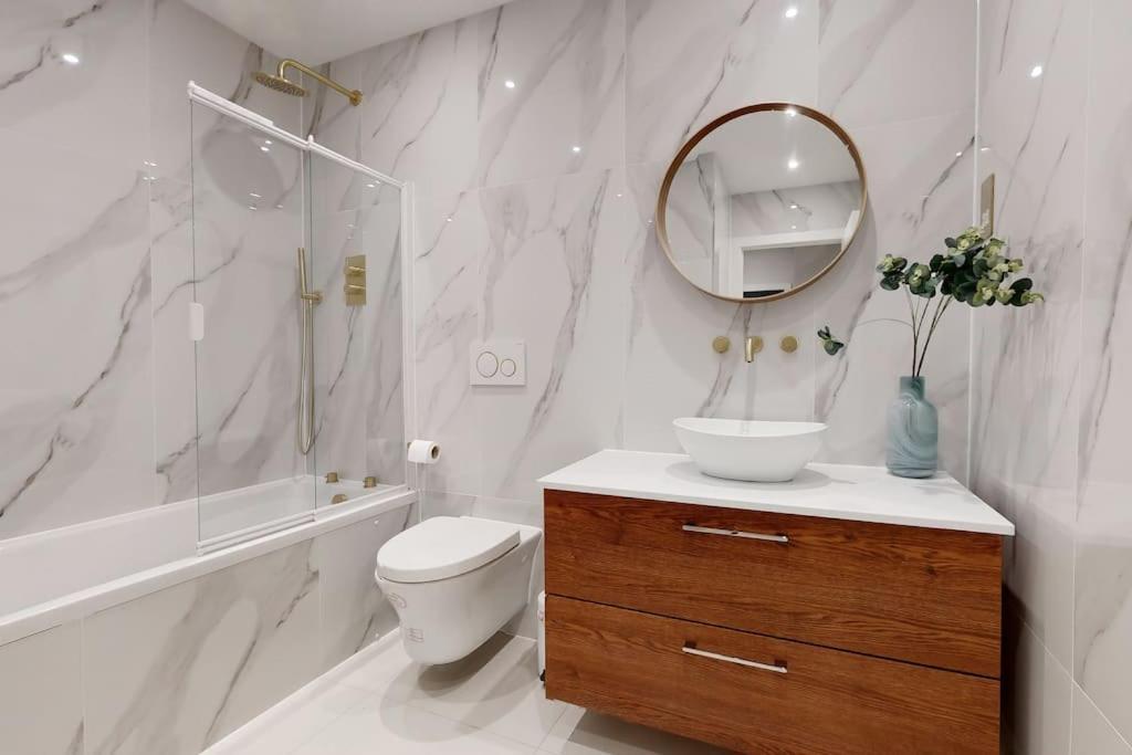 Stylish 2Bed Flat 10Min To Wimbledon Tennis Courts Λονδίνο Εξωτερικό φωτογραφία