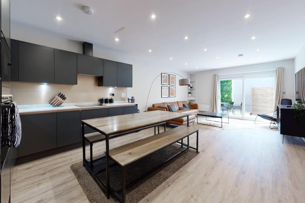 Stylish 2Bed Flat 10Min To Wimbledon Tennis Courts Λονδίνο Εξωτερικό φωτογραφία